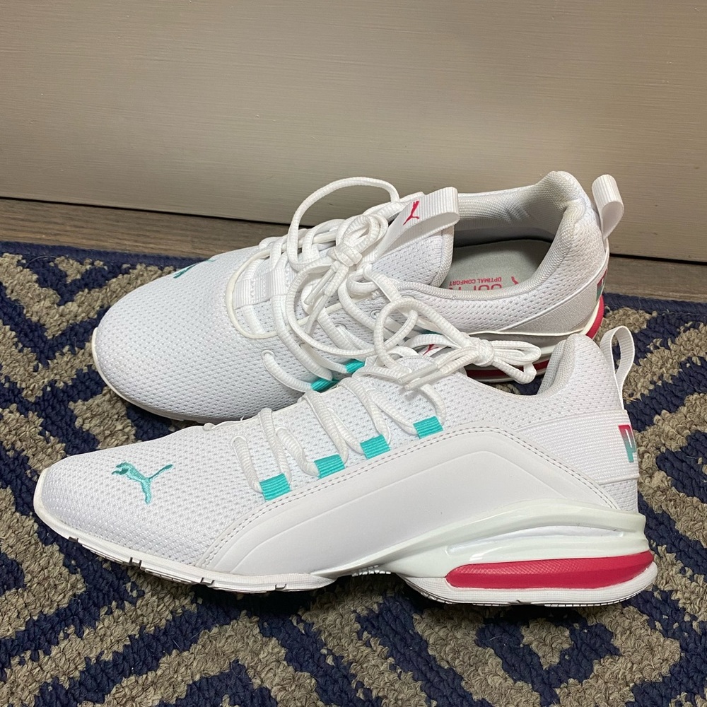 Brand new Puma Axelion sneakers/training shoes US8.5